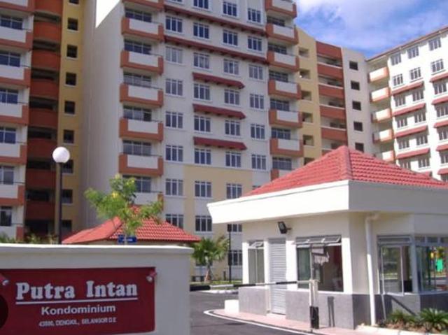 Putra Intan Kondominium within 1520 mins to KLIA airport