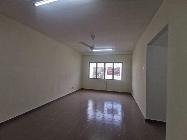 Putra Permai Apartment Block BTaman Equine Near MRT station