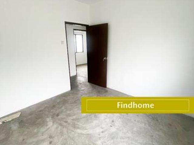 Putra Permai Apartment Level 1 Seri Kembangan 3r2b Near AEON