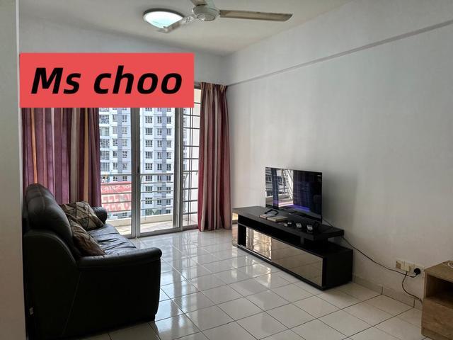 Putra Place 2 carparks 1000 sq ft