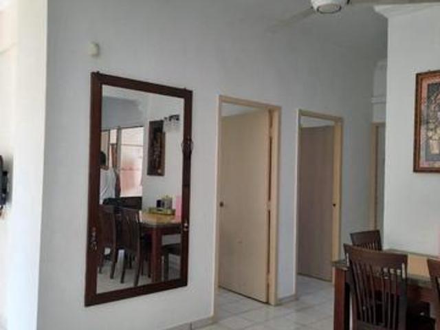 Putra Place Best Buy 1000sqft Pool View