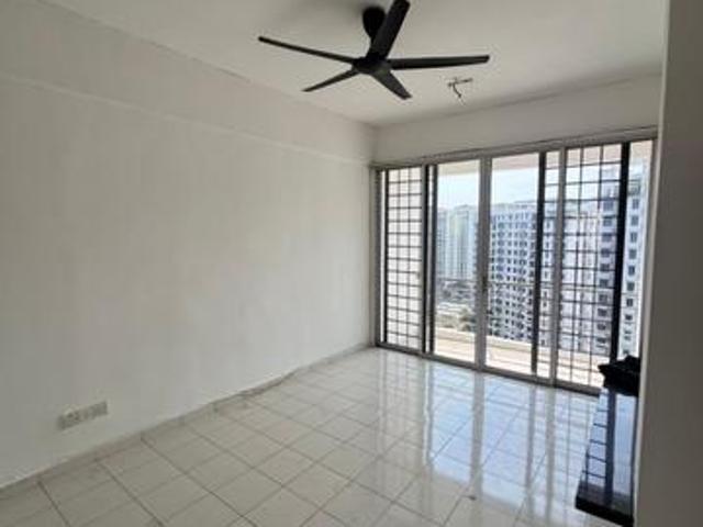 Putra Place High Floor 2 Car Parks Pool View