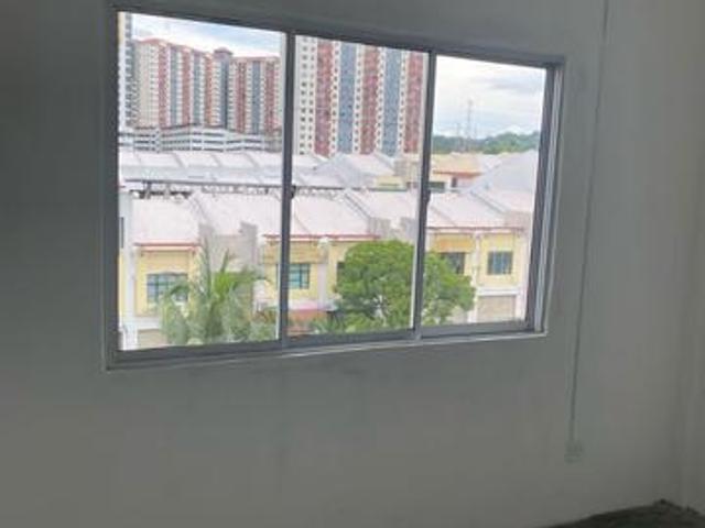 Putra Raya Aprtment Seri kembangan Equine park Full loan