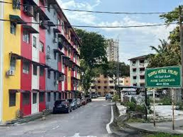 Putri laksamana gombak first floor