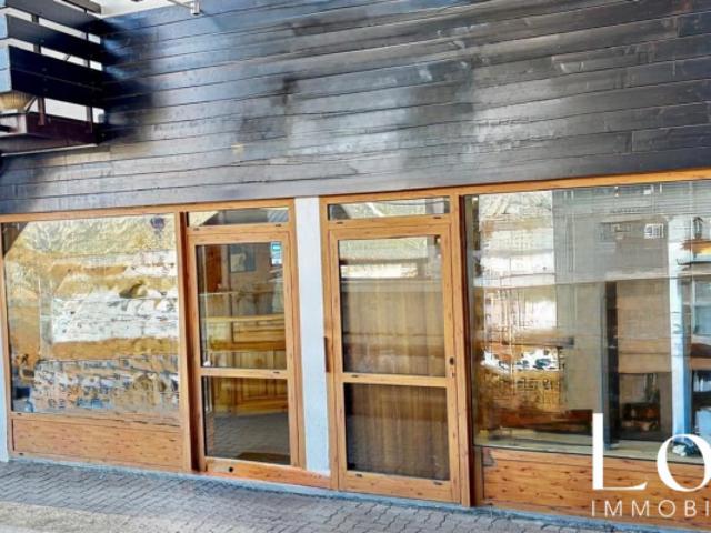 PUY ST VINCENT 1600 FRONT DE NEIGE MURS COMMERCIAUX