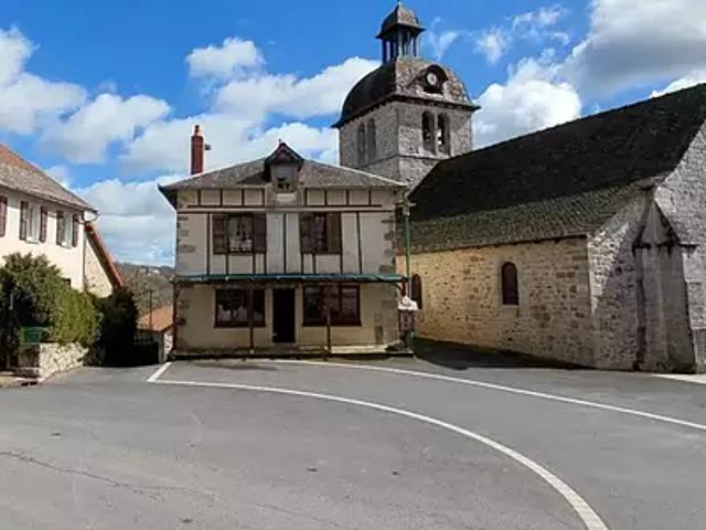 Puycapel 15340 Achat / Vente maison 8 pièces t8 terrasse