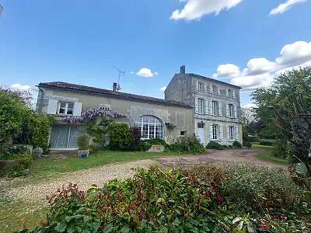Puymoyen 16400 Achat / Vente maison 9 pièces t9