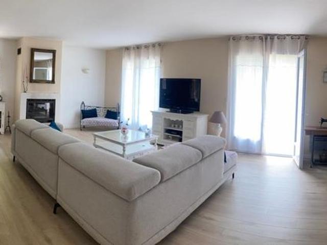 Puyricard Maison familiale de plain pied avec piscine