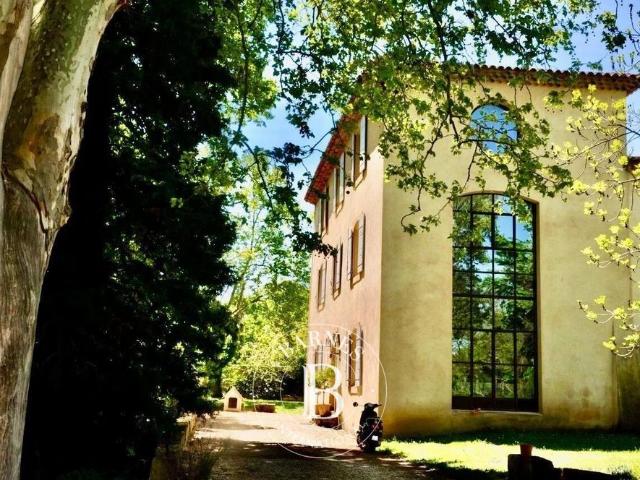 Puyricard, Maison 5 Chambres 450 m² en location