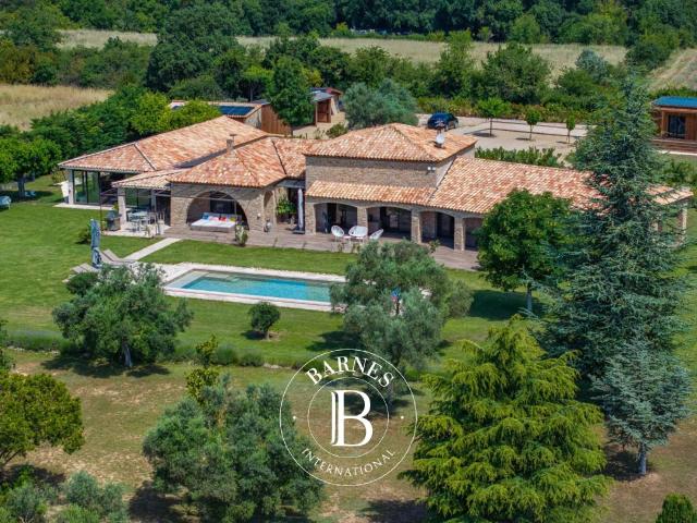 Puyricard Propriété De Plain Pied 350 M² Jardin 1 Hectar. 341m² Aix en Provence