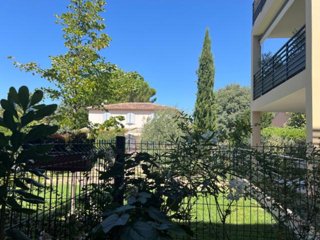 PUYRICARD T2 REZ DE JARDIN AVEC TERRASSE & PARKING