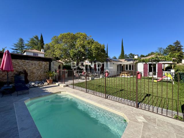 Puyricard Villa T4 plain pied rénovée avec piscine et gara