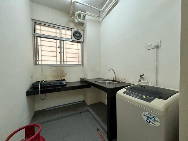 Pv16 pv 16 condo 3car parking below market value