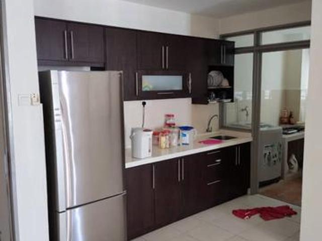 Pv13 4 Room 2 Bathroom 2 Carpark Nice Condition Kitchen Cabinet