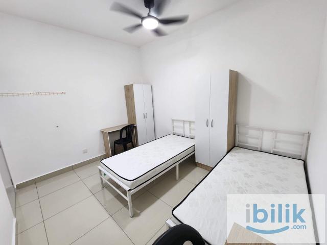 PV9 Condo Middle Room Mix Unit