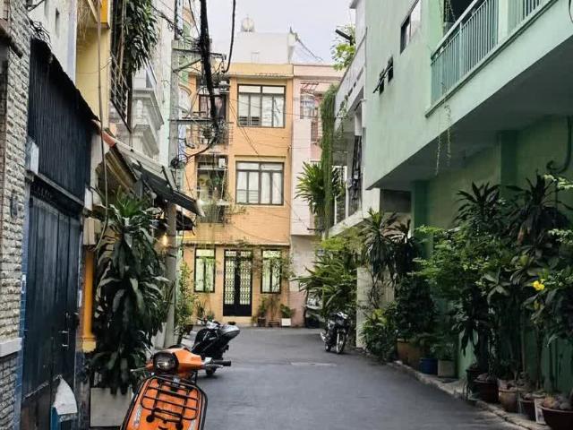 Q10 Nguyễn Giản Thanh Hẻm 2 Xe Hơi Khu An Ninh Căn Góc Thông Thoáng 5X15M 3 Tầng Tiện Cho Thuê