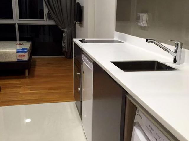 Q Bay Residences D18, Condominium