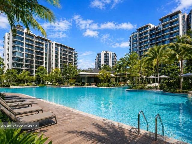 Q Bay Residences D18, Condominium