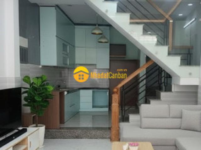 Q. 8 40 m² x 2 tầng 3. X tỷ hẻm 3m đ. Phạm thế hiển đang cho thuê