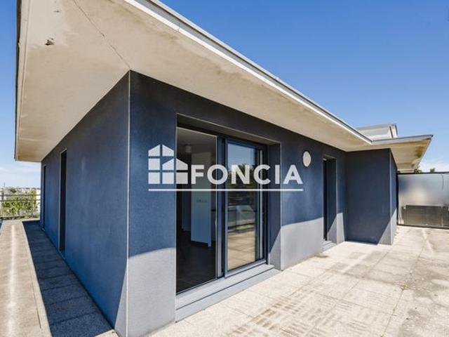 Appartement attique avec double garage