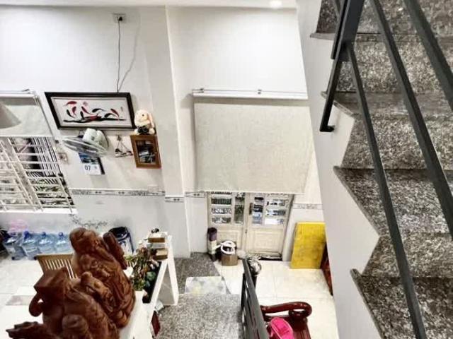 Quận 12 Mặt Tiền Đông Hưng Thuận 02 Vừa ở Vừa Kinh Doanh DT: 187m2, Giá 19,5 tỷ