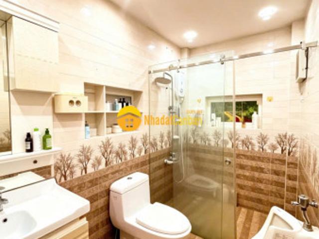 Quận 8, giam sâu, sat măt tiên trương đinh hôi, 97m2, 2tâng, nơ hâu, 4pn, nhinh 5 ty