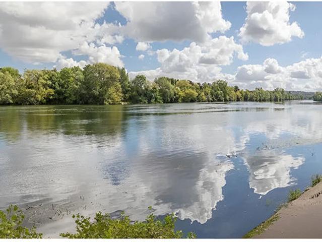 Quatre pièces en bord de Seine