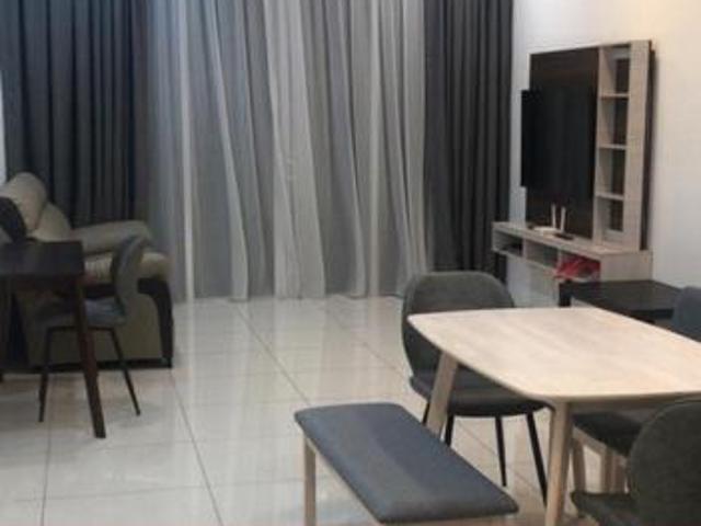 Quay West 2 Bedroom near Queensbay Fully Furnish for sale
