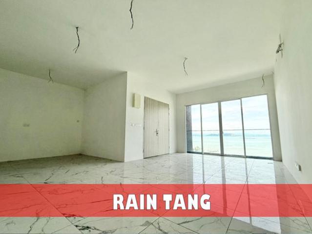 Quay West Super Seaview Condo with Private Lift key on hand