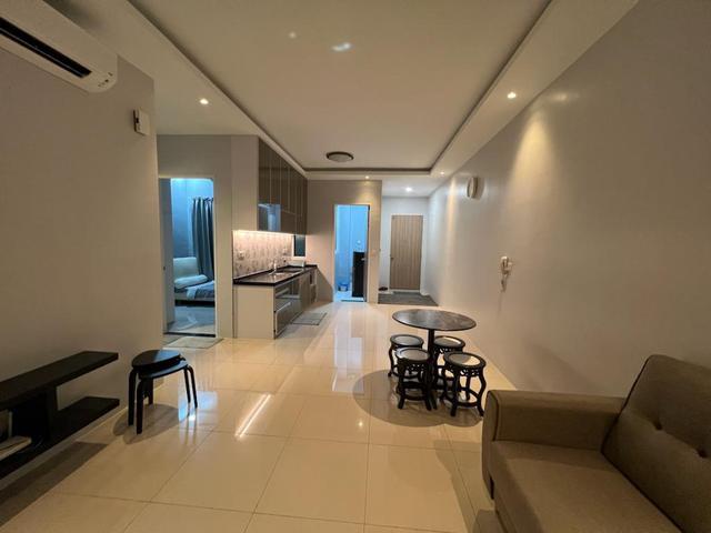 Quaywest 700sqft Fully Furnish Reno 1 Car Parks