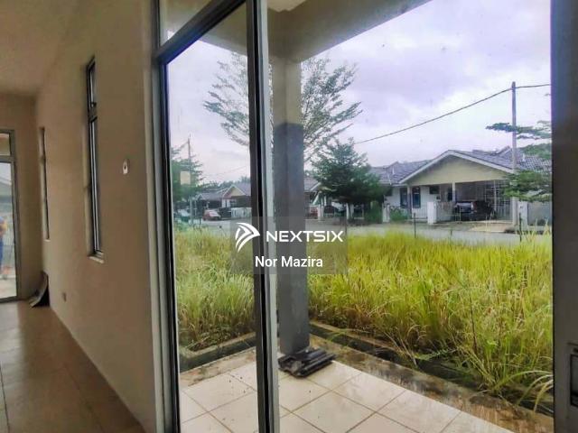 Quaywest Residence 1310sf with private lift【Seaview Unit】 @ Penang world City 【 Fully Furnished & Reno 】