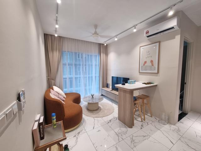 QuayWest Residence Cozy Creamy Style 1BR 1Bath 1 Car Park