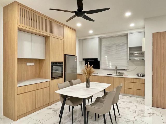 Quaywest Residence Fully Furnished Ready To Move In Queensbay