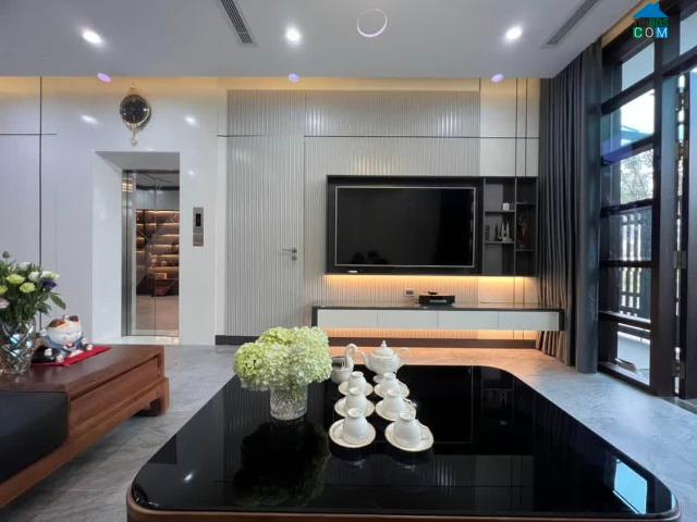 Quá ngon! Phân lô KV Hoàng Cầu, ô tô, 3 bước ra hồ, 40m*5 tầng chỉ 12tỷ