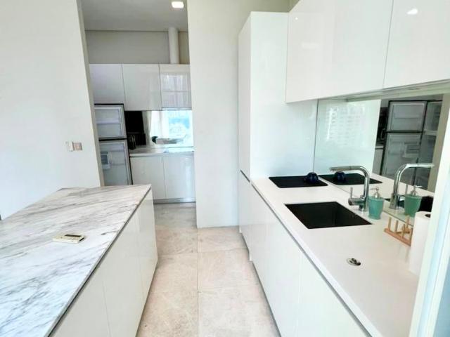 quadro residence, condominium