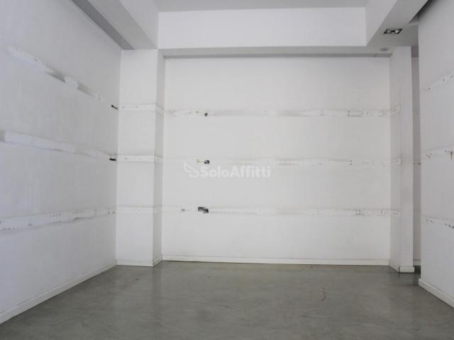 3 vetrine quadrilocale 100mq