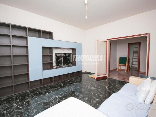 QUADRILOCALE CON ASCENSORE E BALCONE IN ZONA SANTO