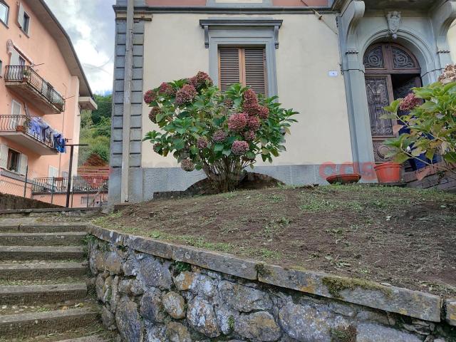 Quadrilocale con giardino a Castelnuovo di Garfagnana