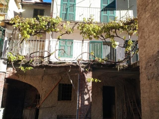 Villa con giardino a Garessio