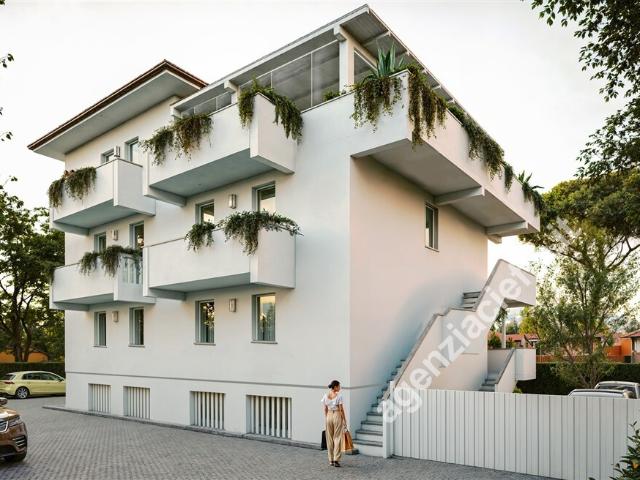 Quadrilocale con giardino a Massa