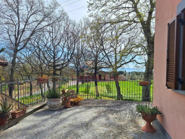 Quadrilocale con giardino a Porano