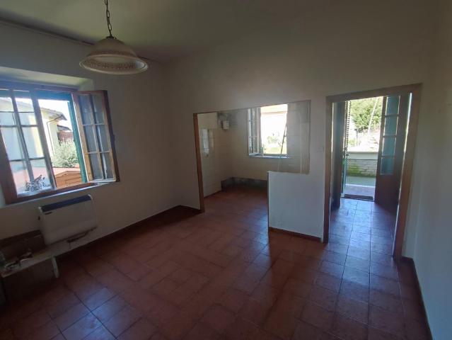 Quadrilocale con giardino a Peccioli