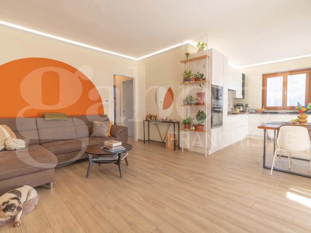 Quadrilocale con giardino a Piscina