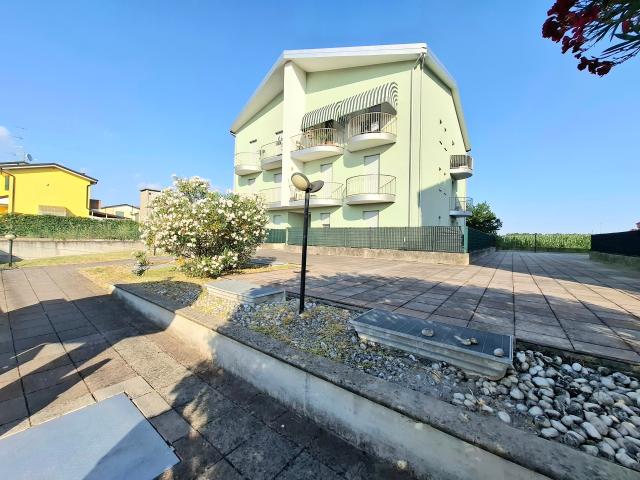 Quadrilocale con giardino in via carlo forlanini 55, Rovigo