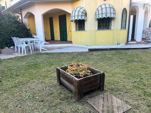 Quadrilocale con giardino in via madonnina 47, Ortonovo