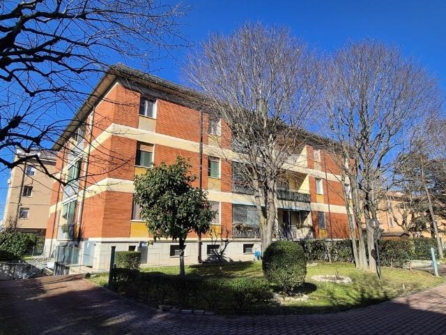 Quadrilocale con giardino in via marco polo 31, Modena