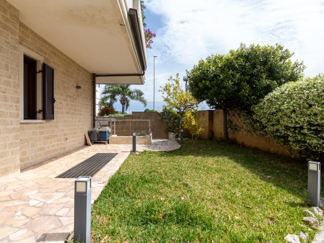 Quadrilocale con giardino in via piero della francesca 88, Lecce