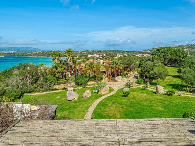 Quadrilocale con terrazza vista mare, in residence con pisci. 62m² Porto Rotondo