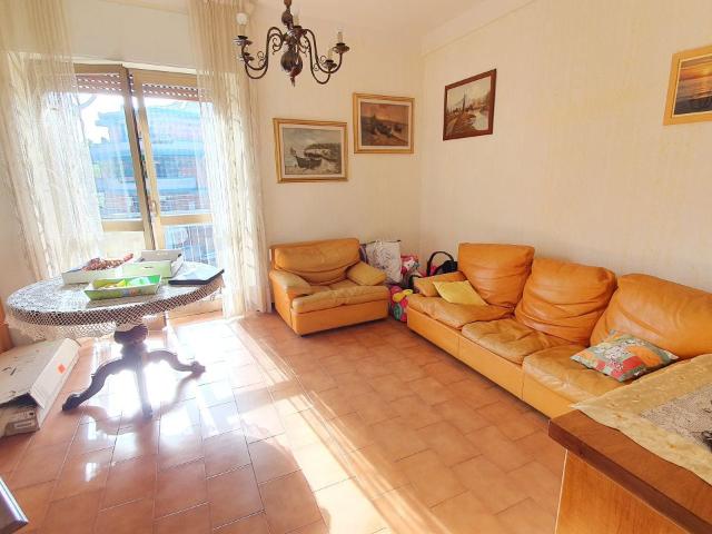 Quadrilocale con terrazzo a Massa