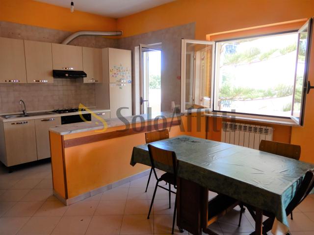 Quadrilocale con terrazzo, Catanzaro lido casciolino